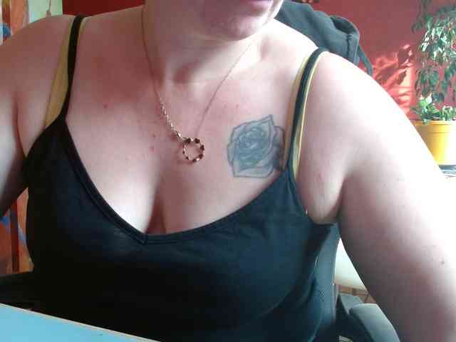 Petitoiseaucoquine webcam