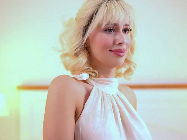 AdelineKing's BongaCams show and profile