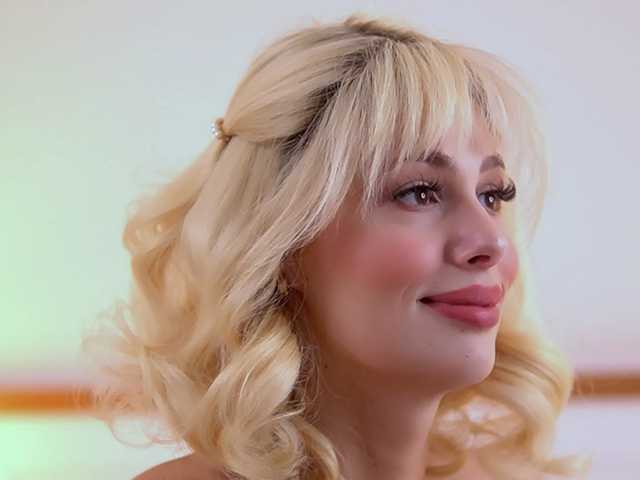 AdelineKing's BongaCams show and profile