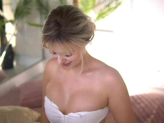 AdelineKing webcam