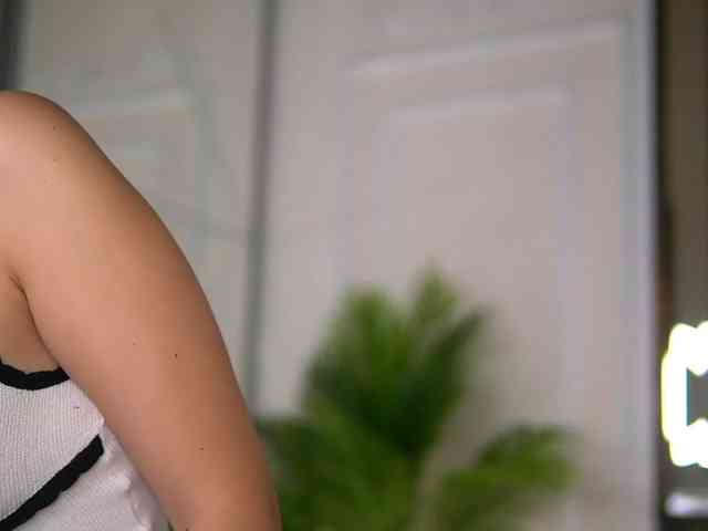 AdelineKing webcam