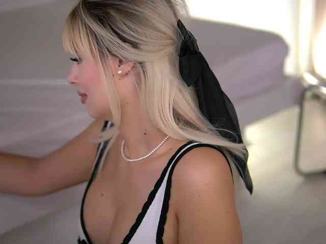 AdelineKing webcam