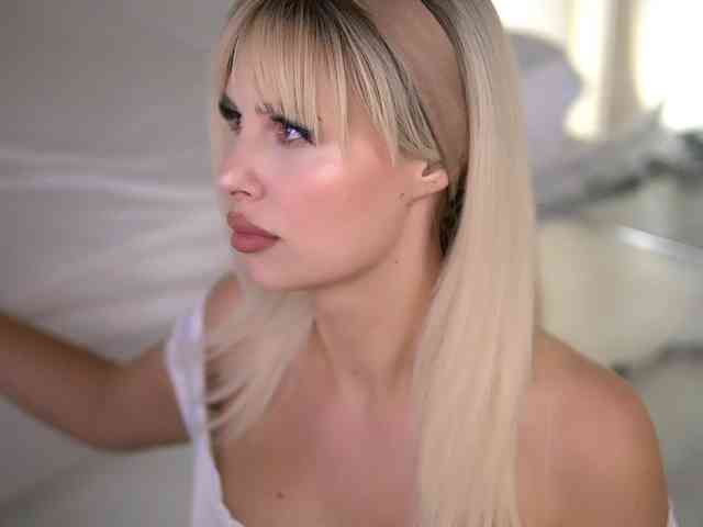 AdelineKing webcam