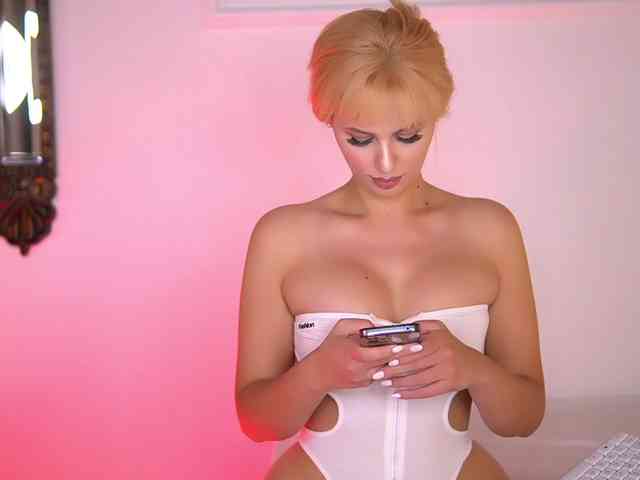 AdelineKing webcam