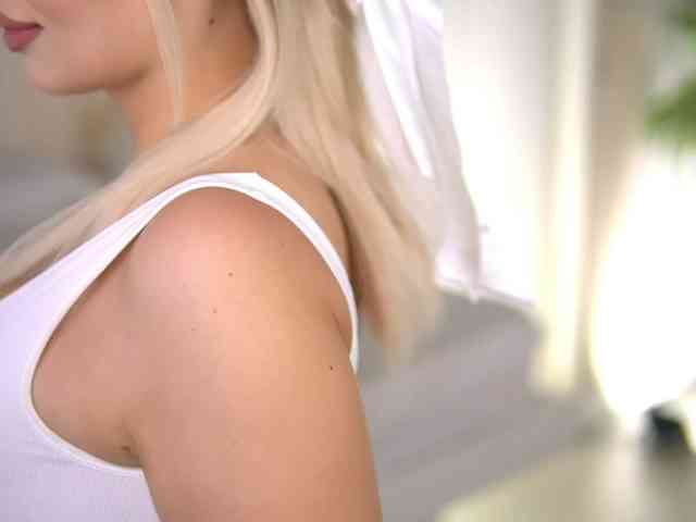 AdelineKing webcam