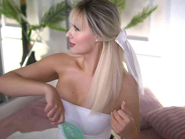AdelineKing webcam