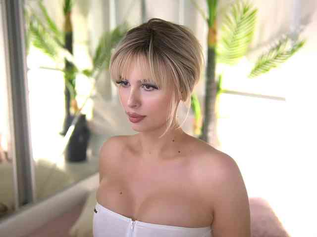 AdelineKing webcam