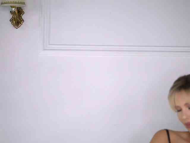 AdelineKing webcam