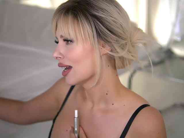 AdelineKing webcam