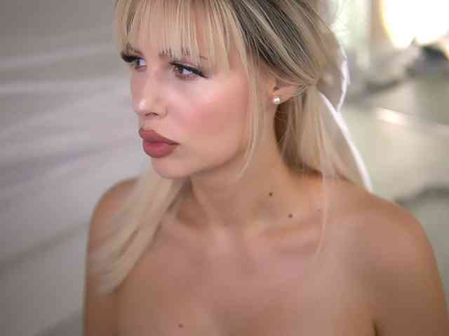 AdelineKing webcam