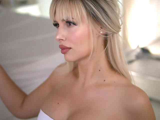 AdelineKing webcam