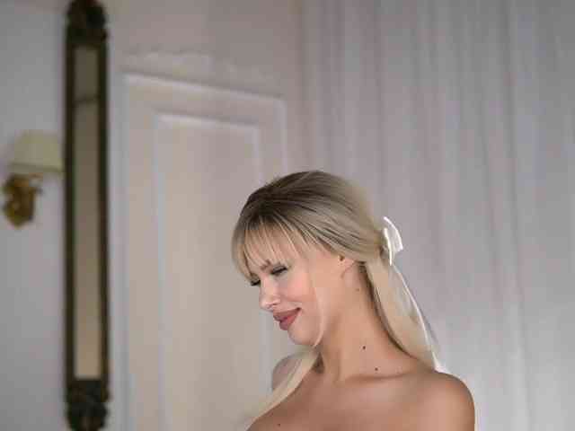 AdelineKing webcam