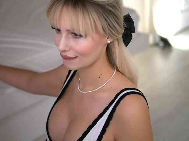 AdelineKing Live Webcam on BongaCams