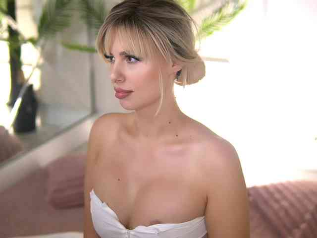 AdelineKing webcam
