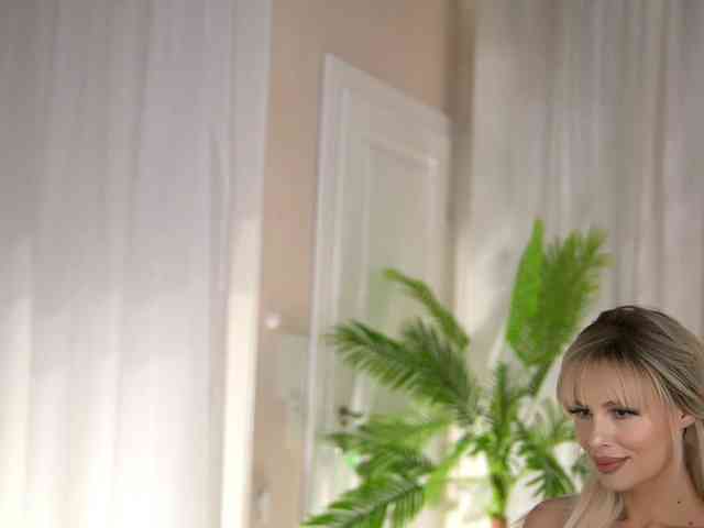 AdelineKing webcam