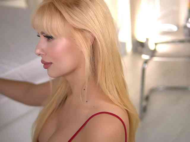AdelineKing webcam