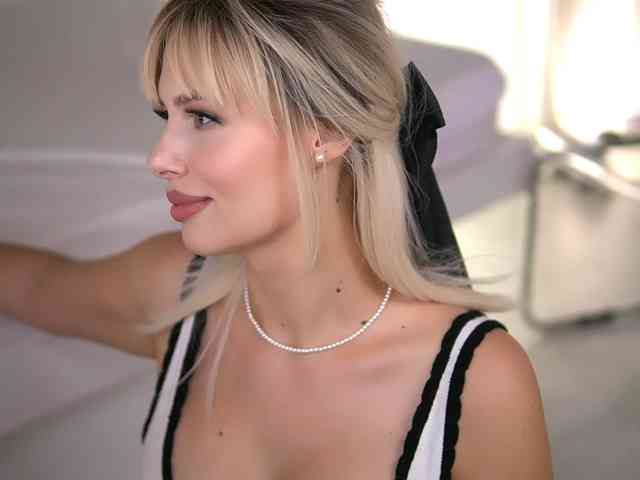 AdelineKing webcam