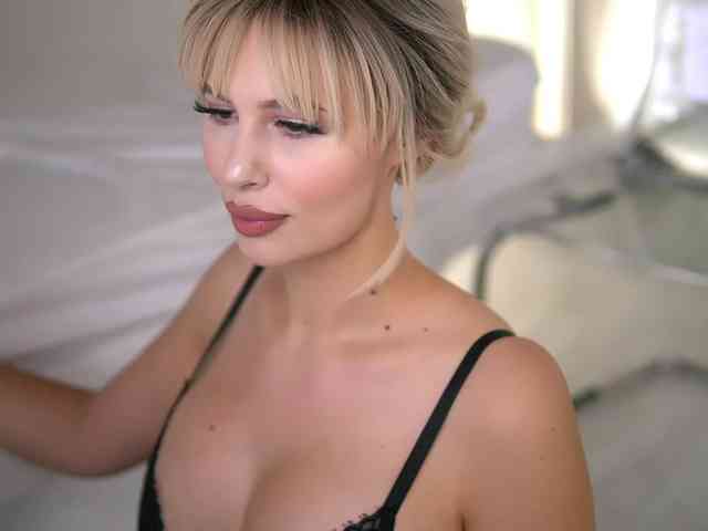 AdelineKing webcam