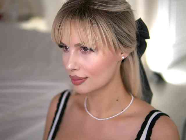 adult video cam AdelineKing
