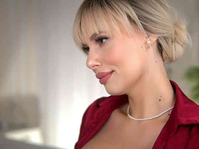 AdelineKing webcam