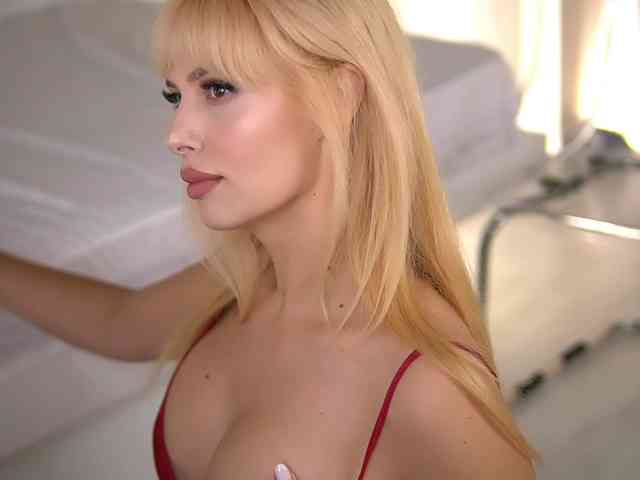 chat cam to cam AdelineKing