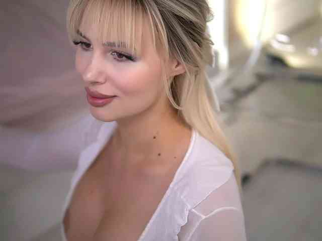 AdelineKing webcam
