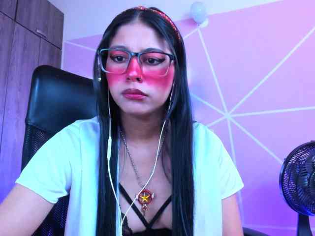 ALYSSON18 webcam