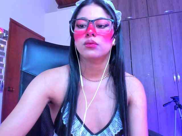 ALYSSON18 webcam