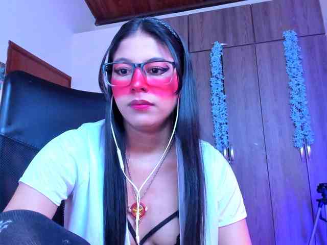 ALYSSON18 webcam