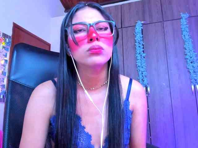 ALYSSON18 webcam
