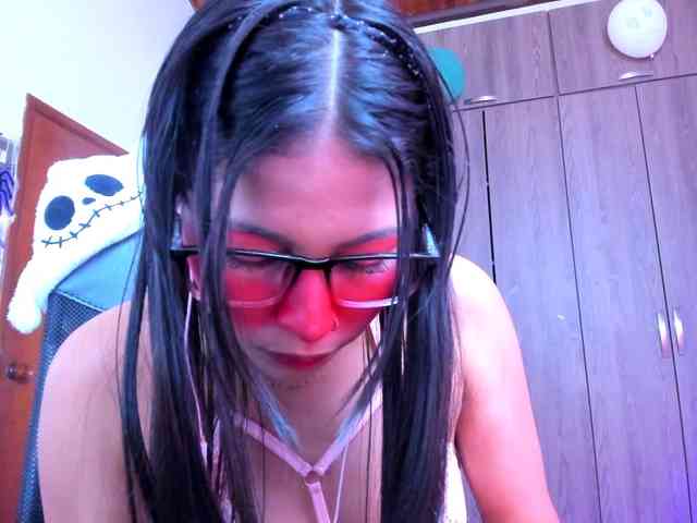 ALYSSON18 webcam