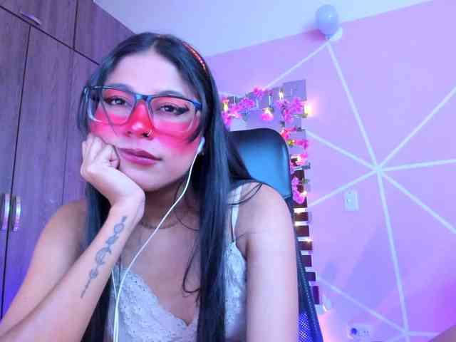 ALYSSON18 webcam