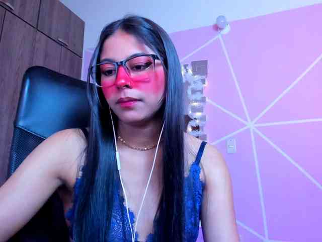 ALYSSON18 webcam