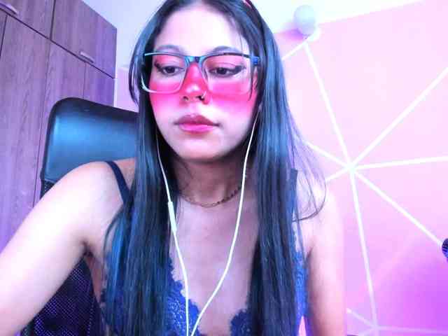 ALYSSON18 webcam