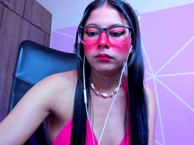 ALYSSON18 webcam