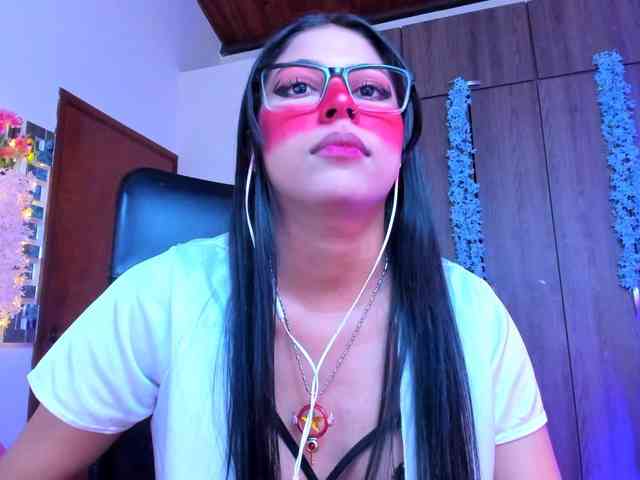 ALYSSON18 webcam