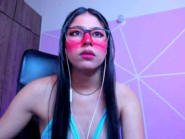 ALYSSON18 webcam