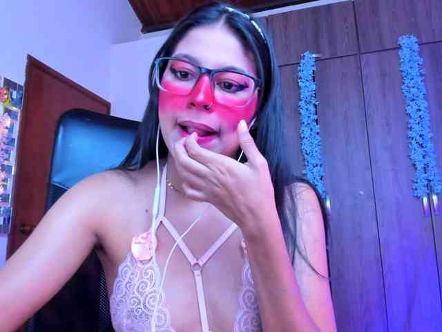 ALYSSON18 webcam