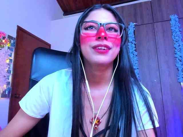 ALYSSON18 webcam