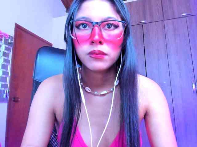 ALYSSON18 webcam