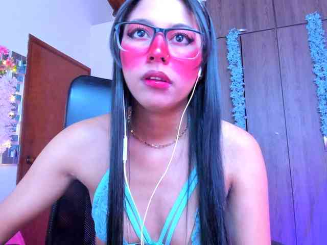 ALYSSON18 webcam
