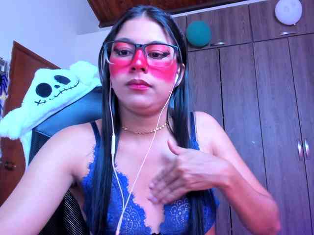 ALYSSON18 webcam
