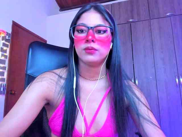 ALYSSON18 webcam