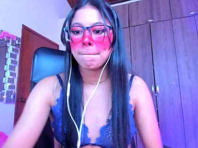 ALYSSON18 webcam