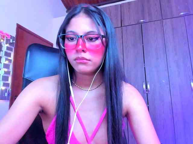 ALYSSON18 webcam