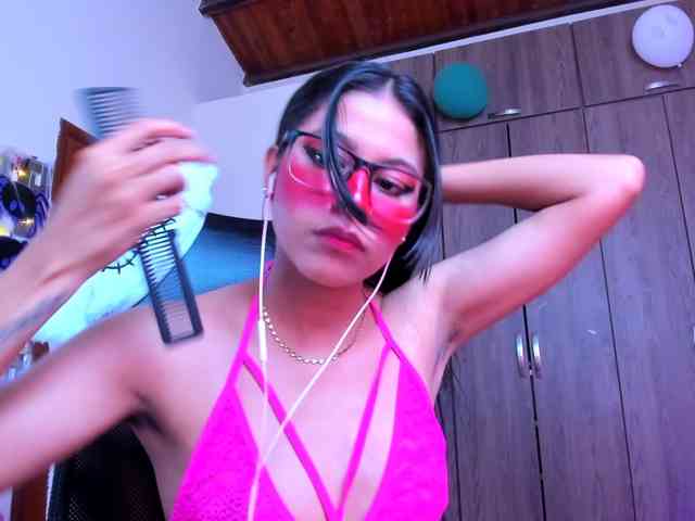 ALYSSON18 webcam