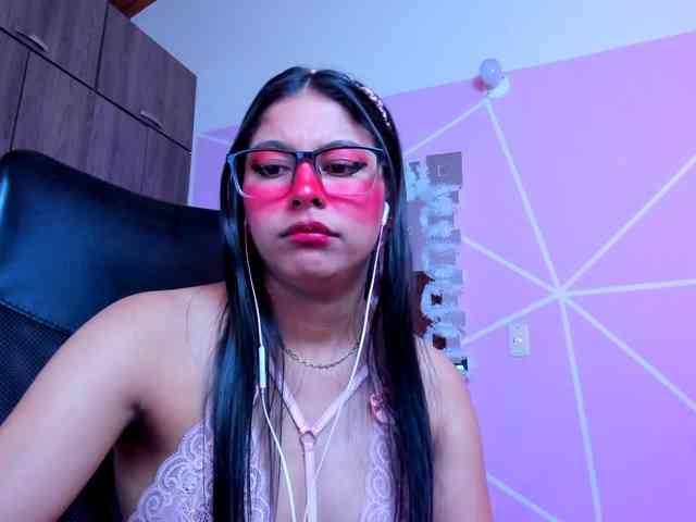 ALYSSON18 webcam