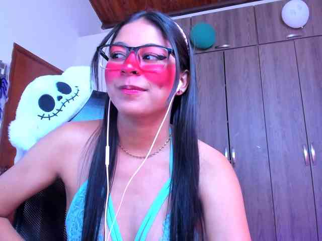 ALYSSON18 webcam