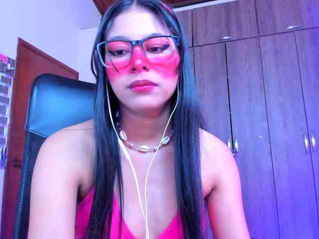 ALYSSON18 webcam
