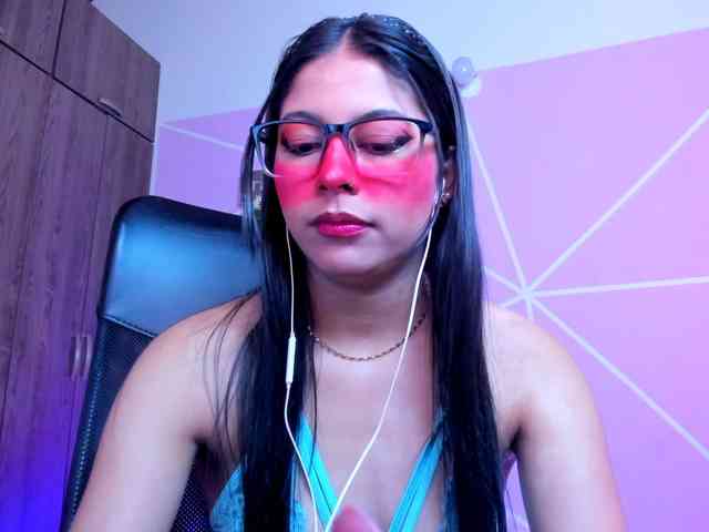 ALYSSON18 webcam